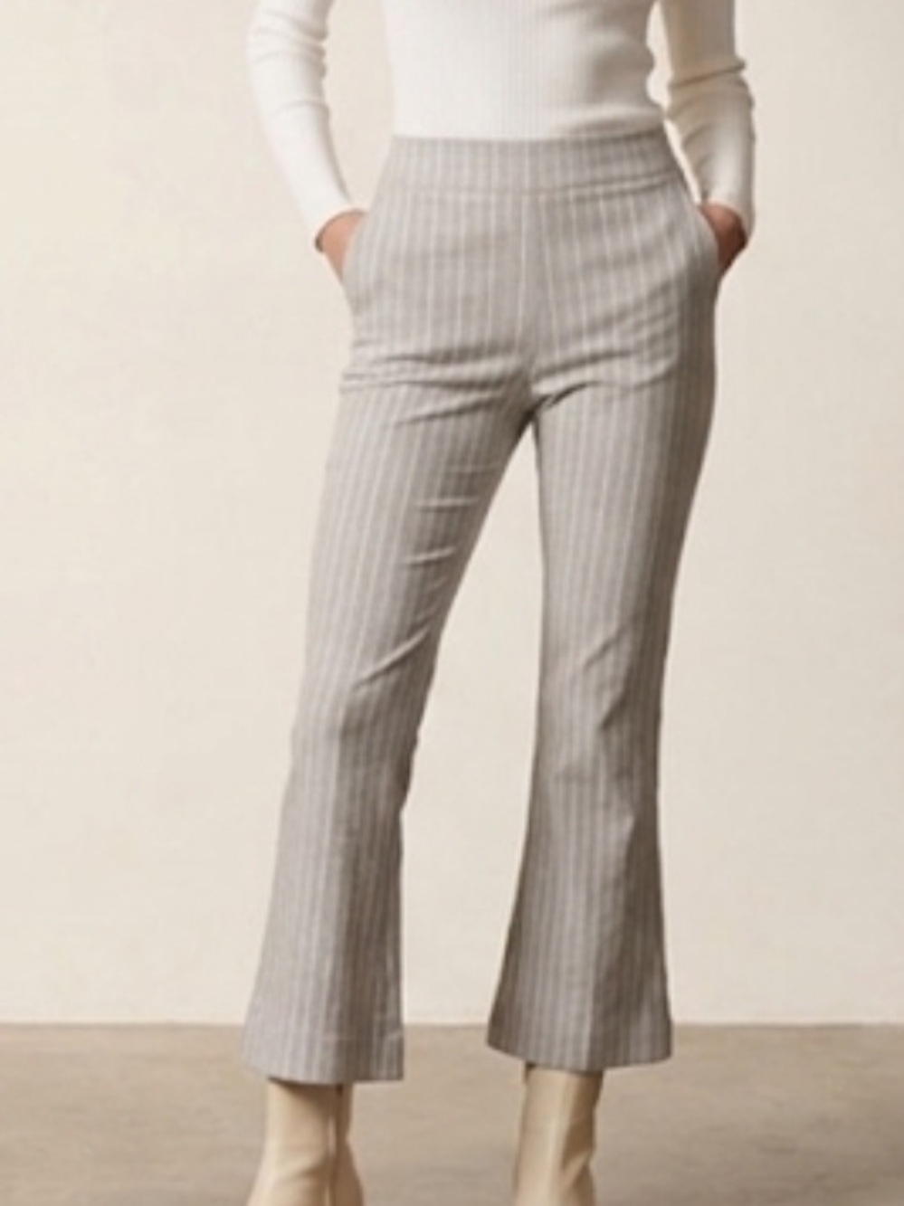 Avenue Montaigne Leo Pant Light Grey Pull On Crop Flare Pants Size 4
